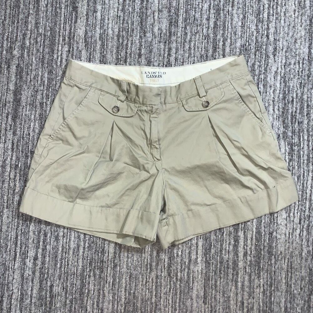 Lands End Canvas Women’s 8 Low Rise Tan Cuffed Hem Cargo Pleated Style Shorts